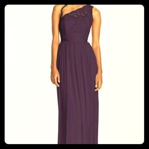 this dress was worn for 1 hour. like new